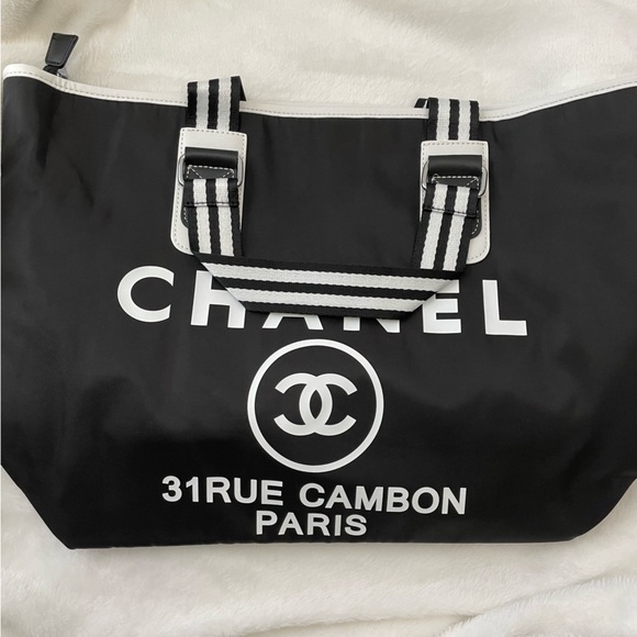 CHANEL Handbags - CHANEL GWP VIP Black and White Tote Bag